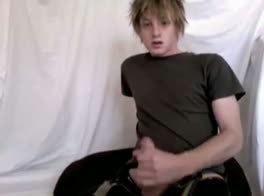 very hot wanking teenboy